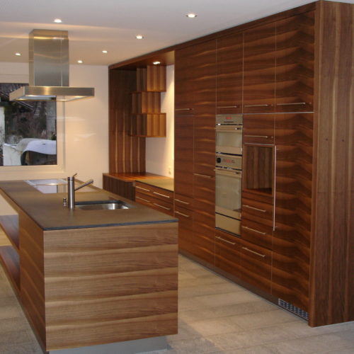 Küche edel mit Holzfronten